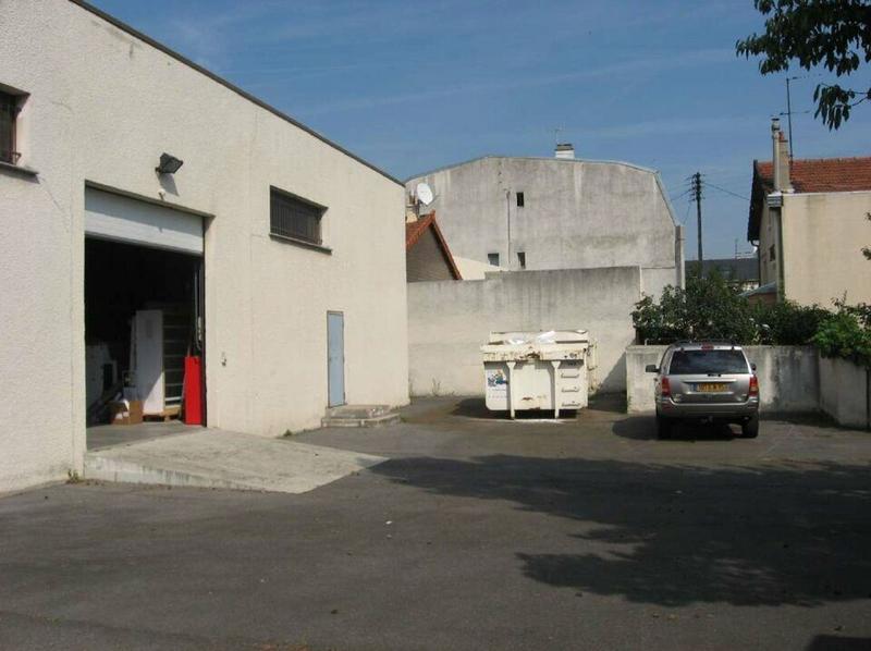 Entrepôt - 1 421 m²