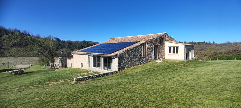 Propriété - 420 m² - 12 pièces