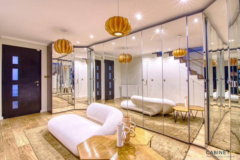 Villa - 650 m² - 10 pièces