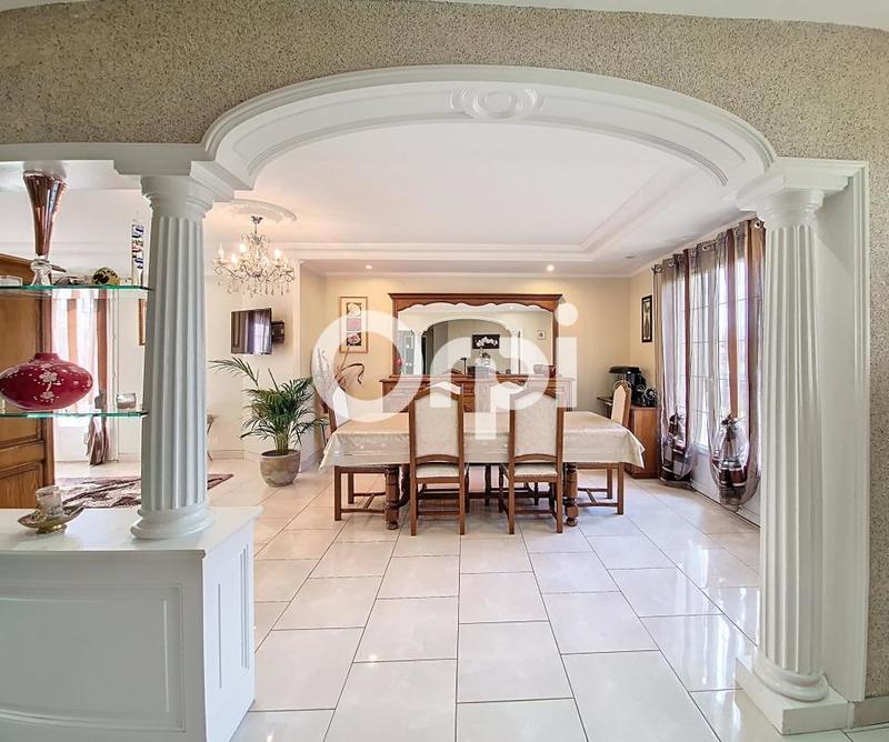 Maison - 200 m² - 7 pièces