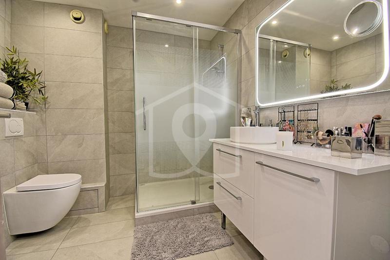 Appartement - 100 m² - 5 pièces