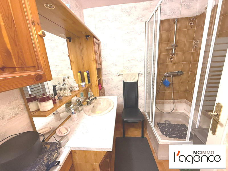 Appartement - 80 m² - 4 pièces