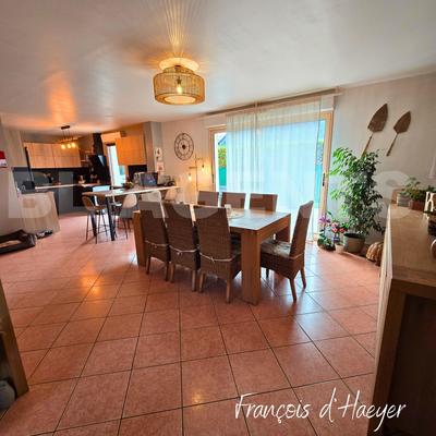 Maison traditionnelle - 154 m² - 6 pièces