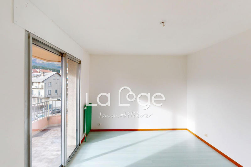 Appartement - 93 m² - 4 pièces