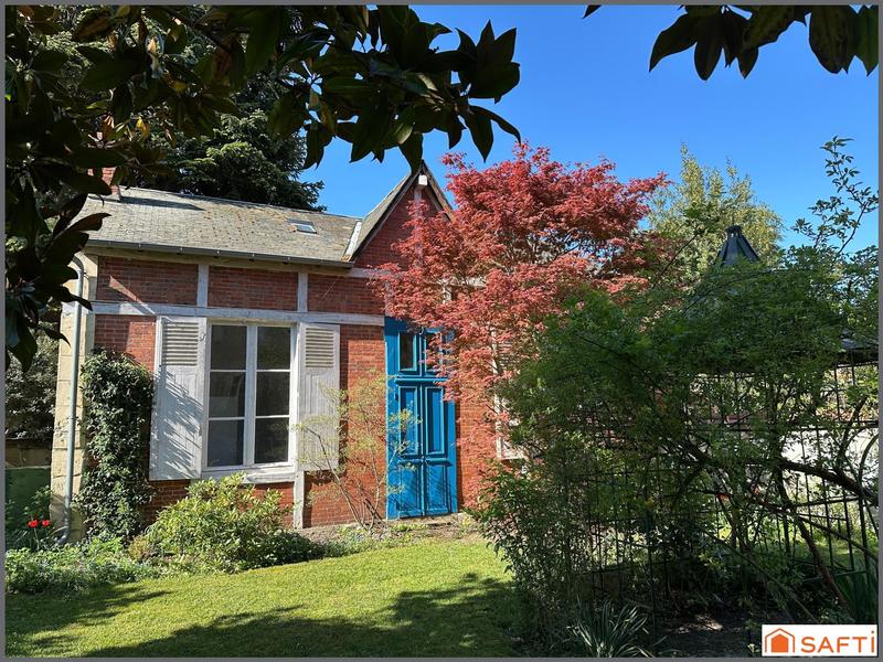 Maison - 247 m² - 10 pièces