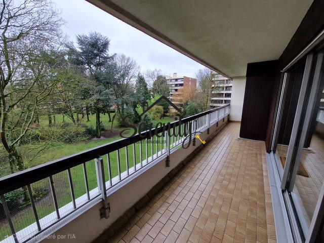 Appartement - 100 m² - 4 pièces