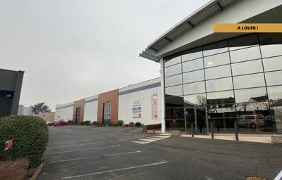 Local commercial - 2 710 m²