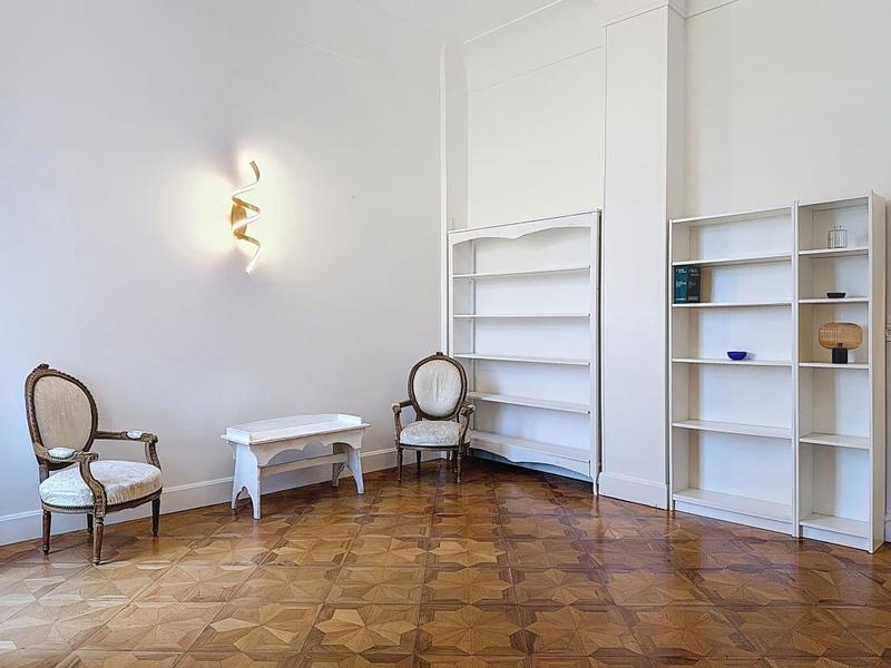 Appartement - 100 m² - 2 pièces