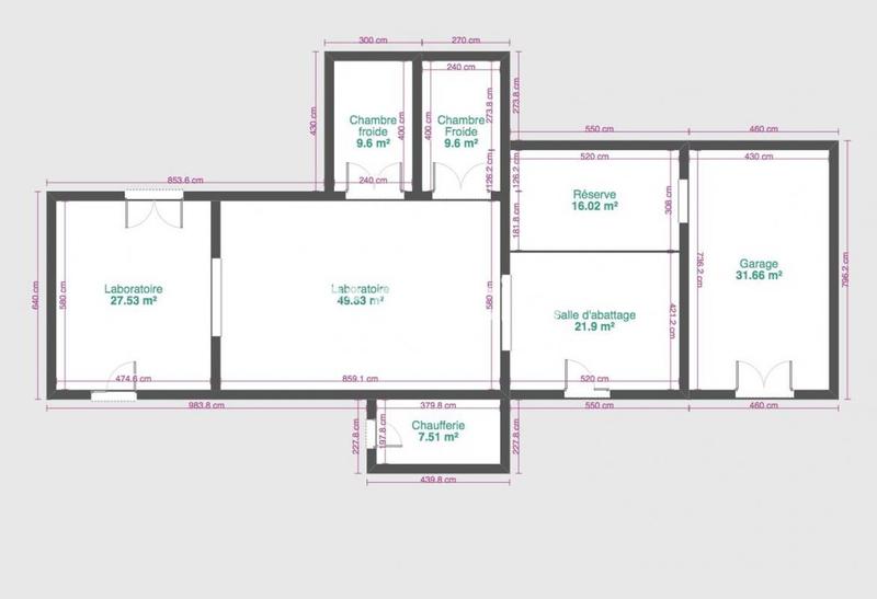 Maison - 1 875 m² - 67 pièces