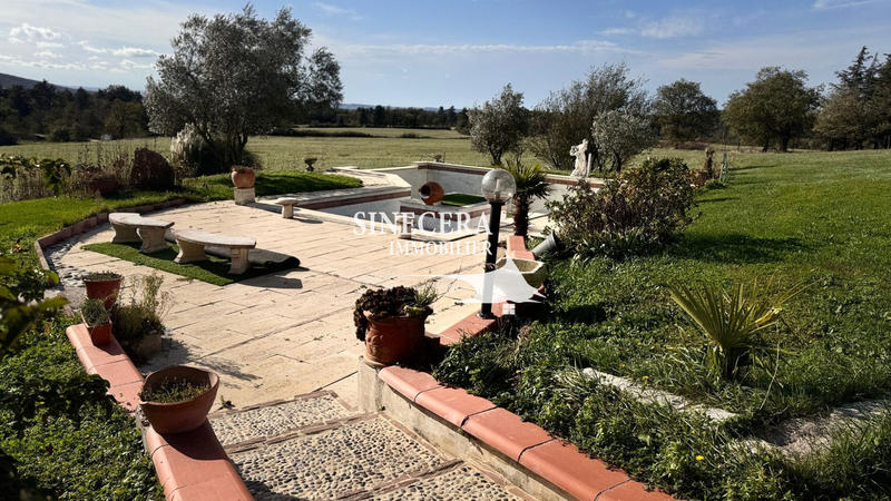 Maison - 518 m² - 13 pièces