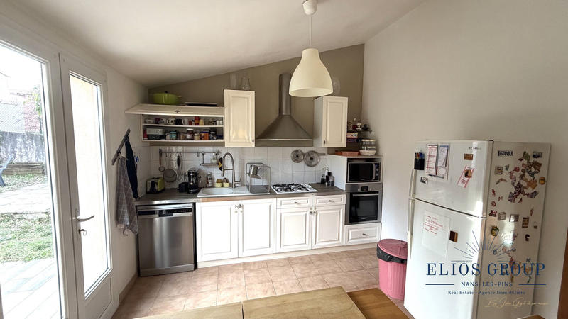 Maison traditionnelle - 111 m² - 5 pièces