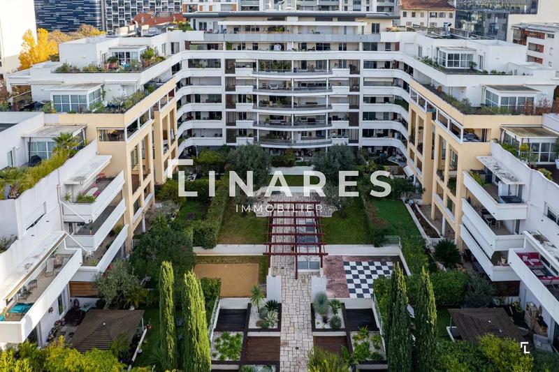 Appartement - 100 m² - 4 pièces