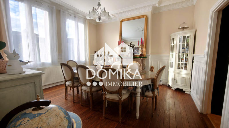 Maison - 178 m² - 8 pièces