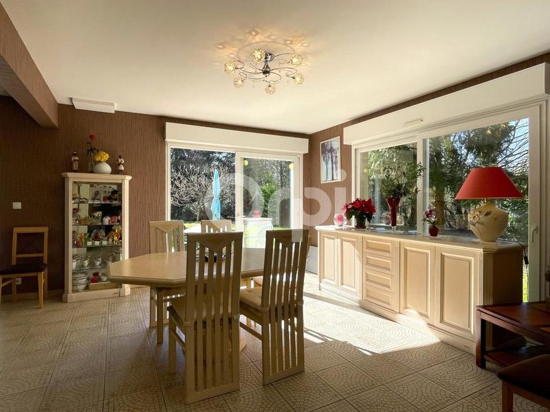 Maison - 181 m² - 6 pièces