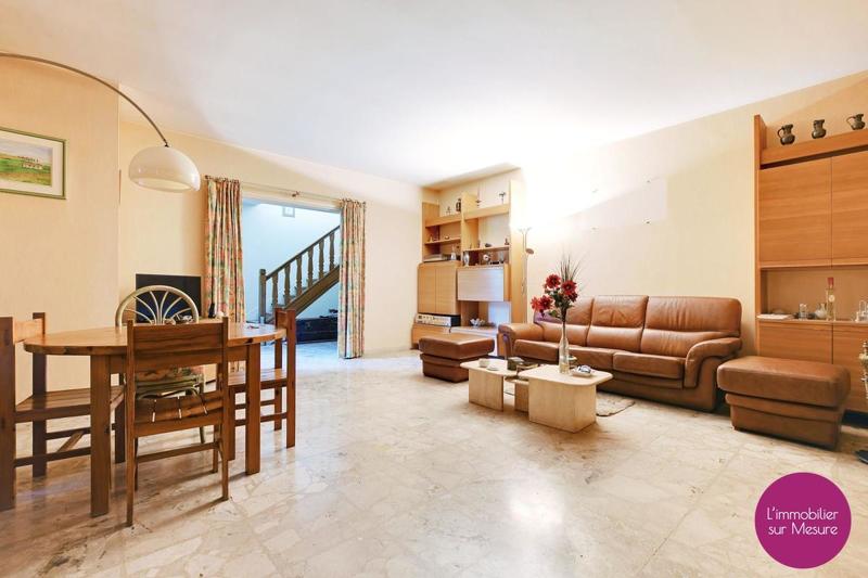 Villa - 270 m² - 6 pièces