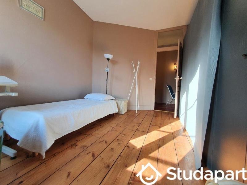 Chambre - 13 m² - 1 pièce