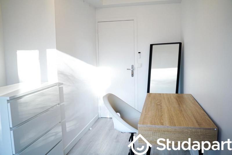 Chambre - 10 m² - 1 pièce