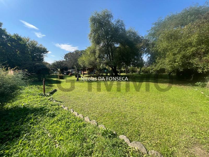 Terrain constructible - 1 350 m²