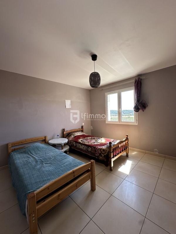 Maison - 166 m² - 4 pièces