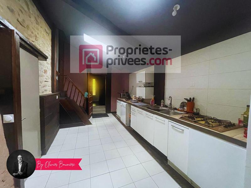 Maison - 216 m² - 6 pièces