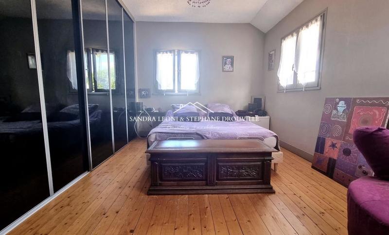 Maison - 166 m² - 7 pièces