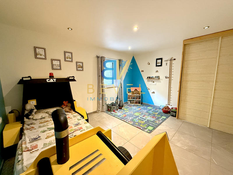 Maison - 185 m² - 5 pièces