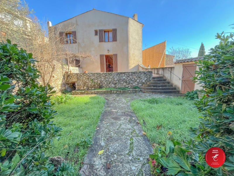 Maison - 125 m² - 8 pièces