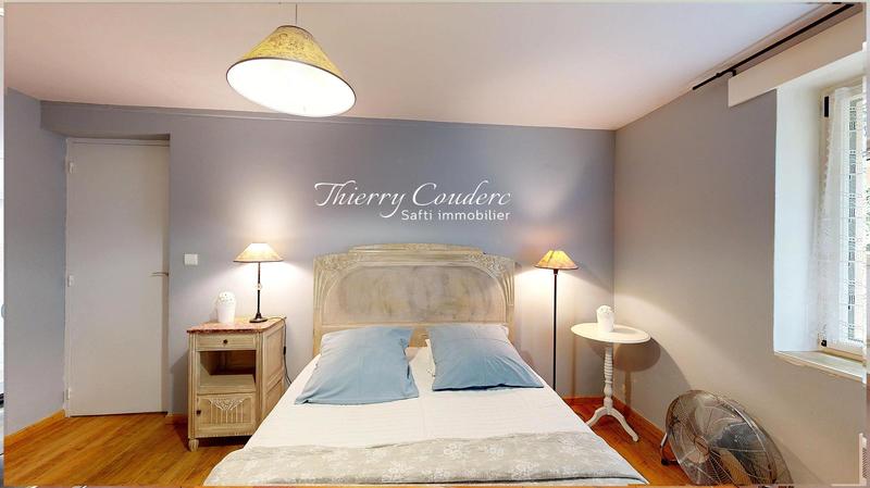 Maison - 319 m² - 12 pièces