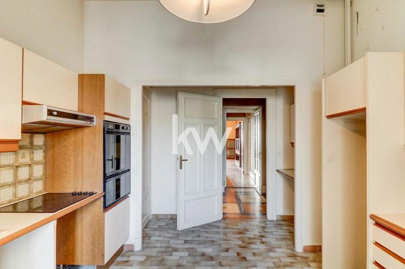 Appartement - 242 m² - 4 pièces