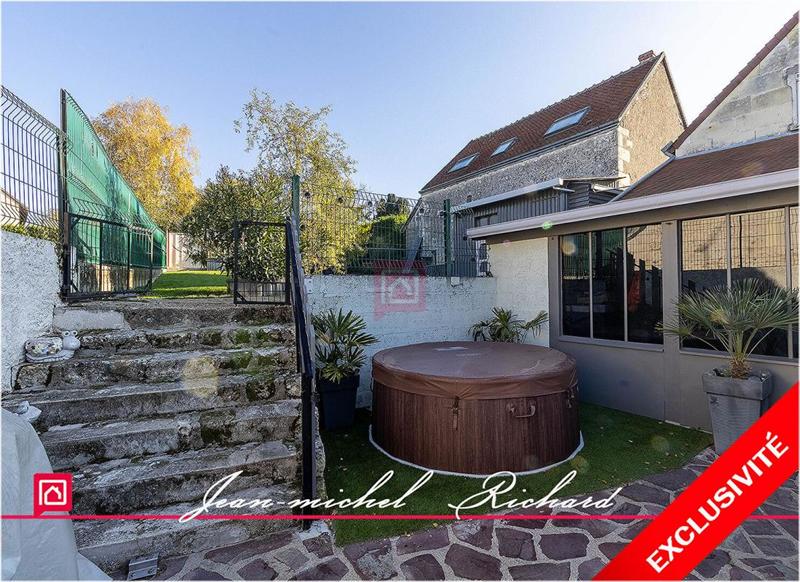 Maison - 210 m² - 8 pièces