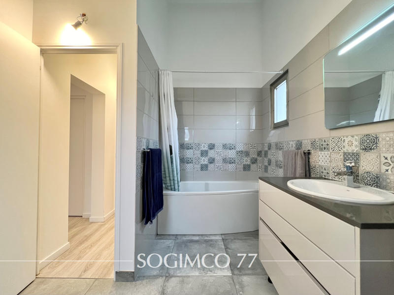 Duplex - 147 m² - 6 pièces