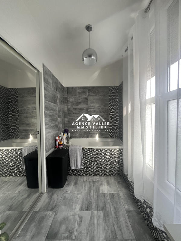 Maison - 100 m² - 5 pièces