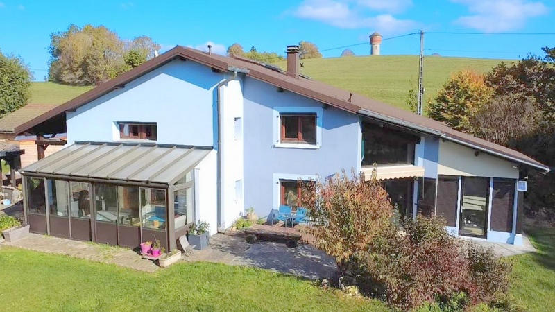 Maison - 230 m² - 7 pièces