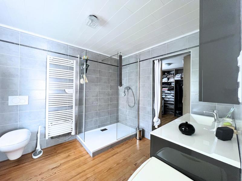 Maison - 204 m² - 6 pièces