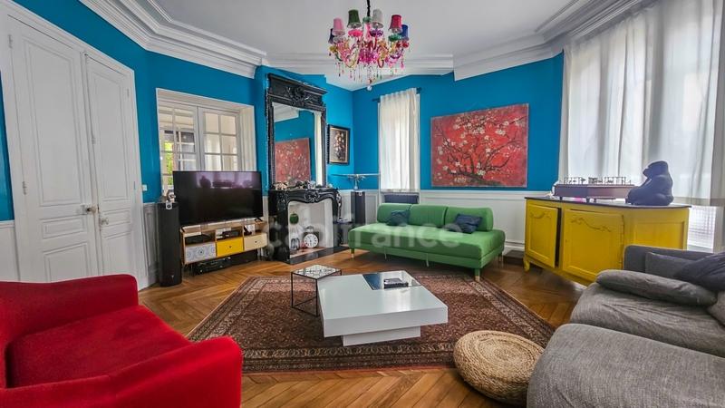 Maison de maîtres - 225 m² - 10 pièces