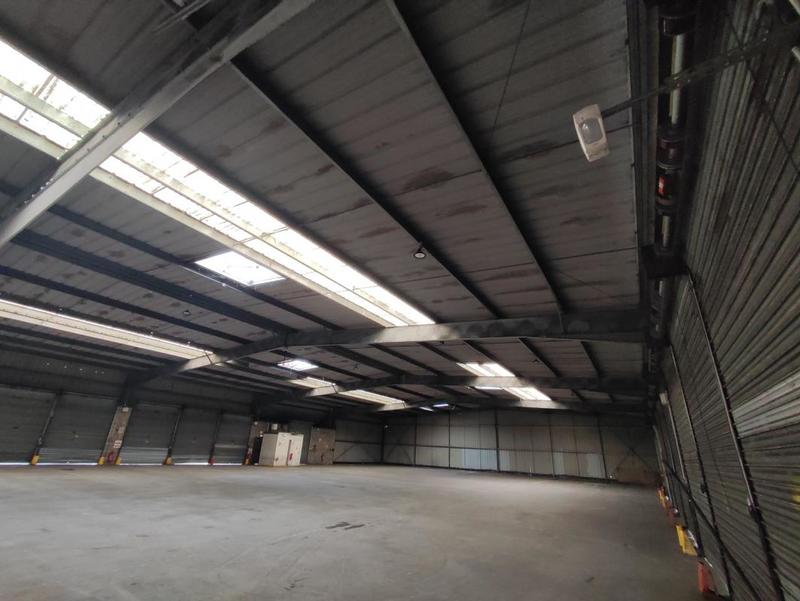 Entrepôt - 2 024 m²