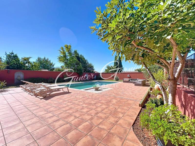 Maison - 480 m² - 16 pièces