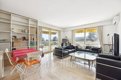 Appartement - 94 m² - 4 pièces