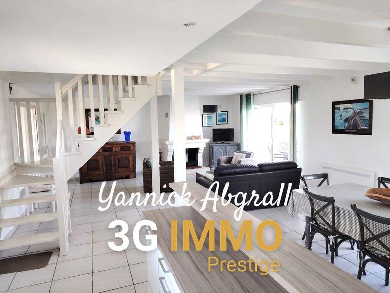 Maison - 230 m² - 10 pièces