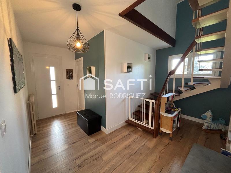 Maison - 200 m² - 8 pièces