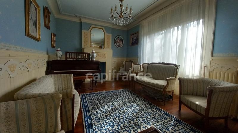 Maison bourgeoise - 239 m² - 11 pièces