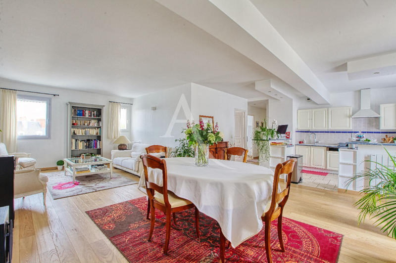 Appartement - 99 m² - 5 pièces