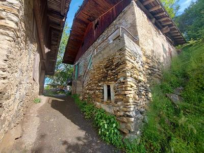 Grange - 159 m² - 2 pièces