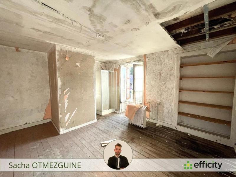 Maison - 270 m² - 15 pièces