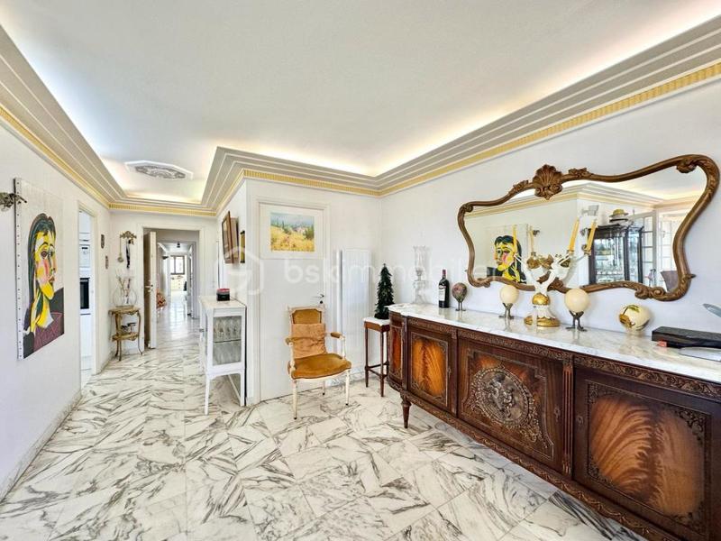 Appartement - 210 m² - 5 pièces