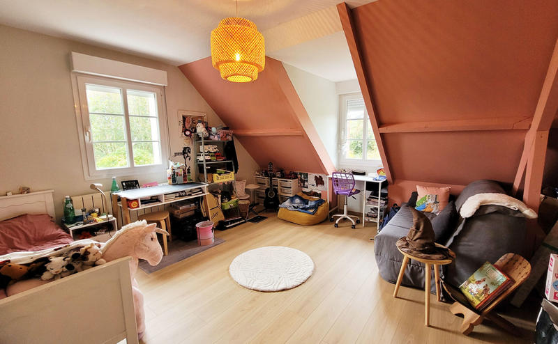 Maison - 215 m² - 8 pièces