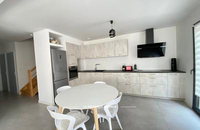 Maison - 86 m² - 4 pièces