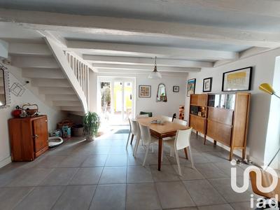 Maison - 238 m² - 9 pièces