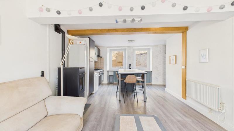 Maison - 95 m² - 5 pièces