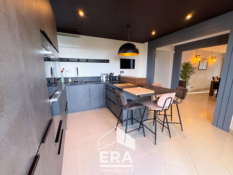 Maison - 196 m² - 5 pièces